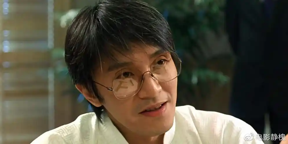 最后一个就是星爷自己导演的电影《长江七号》,星爷作为导演,在电影中