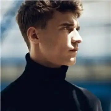 不是小清新 是很魅力的大叔,男生头像图片-回车桌面