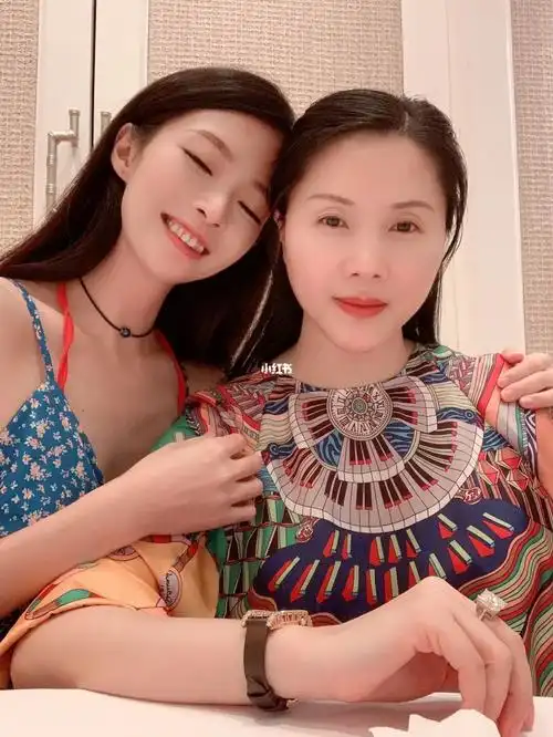 我說我正在準備(我心想,中秋妳也甚麼也沒準備啊[破涕为笑]妳替我緊張