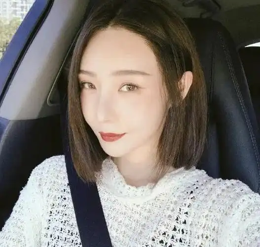 高晓松女儿放假回国花十万买见面礼超宠夕又米携现任老公接机