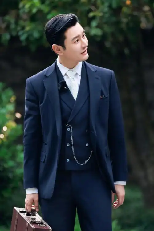 黄晓明超话即将开启商战模式今晚21点,东方卫视,看@黄晓明在这场九府