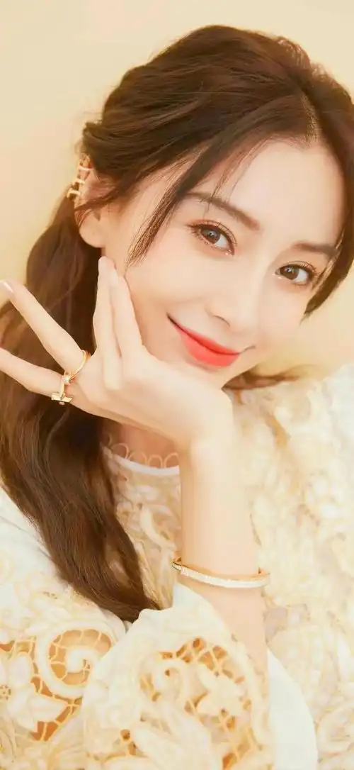 时尚婉约性感妩媚身姿曼妙的杨颖魅力无限的写真照