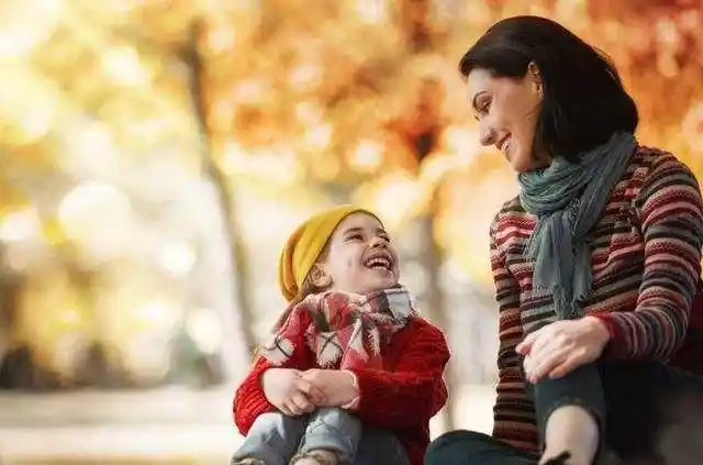 2岁娃半夜自己换尿片:越懒的妈妈养的孩子越勤快,能力更出众