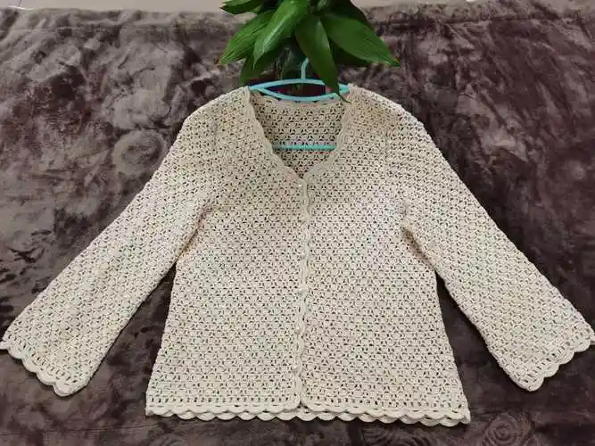 希望仿网红款女孩钩针外搭开衫