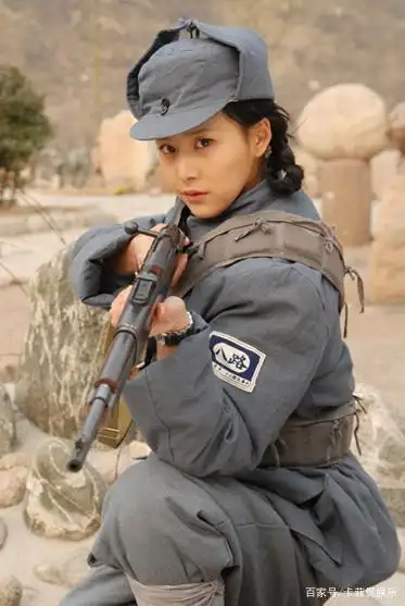 她被称"国民媳妇",将底裤当礼物送给导演,被王思聪撕成18线