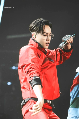 【陈伟霆 william chan】171231 东方卫视跨年 1242 x 1862 px (图源