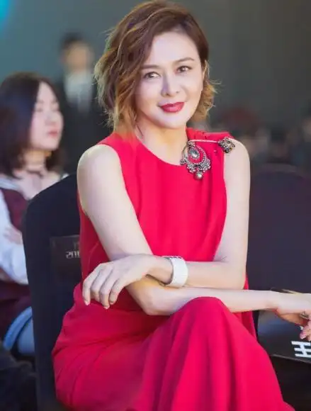 关之琳是吃了仙丹吗?55岁还能这么美!