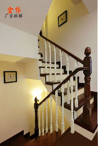 木质楼梯扶手护栏木制楼梯家用室内实木楼梯踏步板木头成品楼梯已售