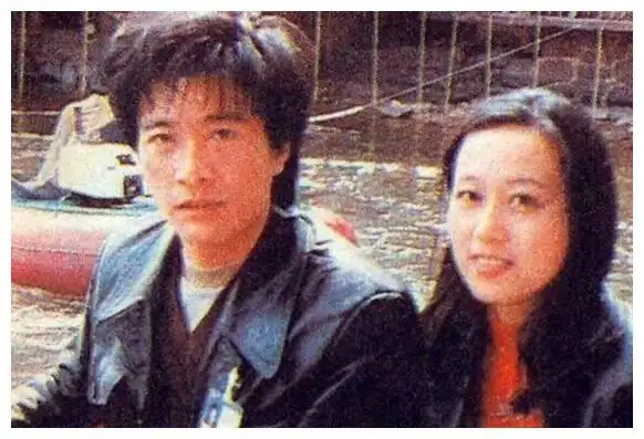 66岁周里京:曾红过唐国强,妻子38岁家中被害后,一蹶不振