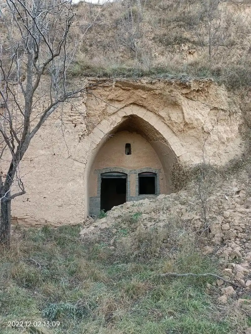 窑洞窑洞是中国西北黄土高原上居民的古老居住形式,这一"穴居 - 兑趑