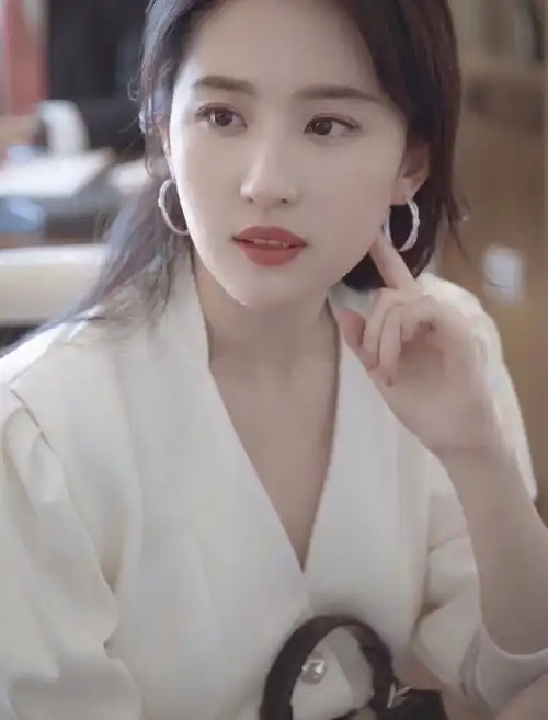 72扒一扒神仙姐姐刘亦菲的颜值