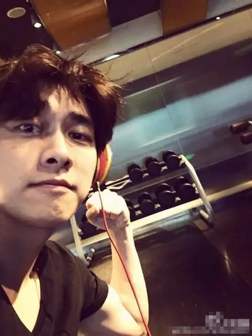 明星全接触 内地明星 正文   12月26日,李易峰更新微博说:"失去的我都