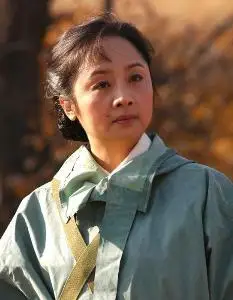 /p> p>1991年因出演家庭情感剧《 a target="_blank" href="/item/山