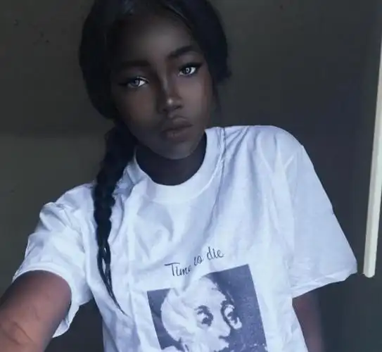 黝黑皮肤 高颜值.根本是女神等级的真人芭比:好想要和她谈恋爱