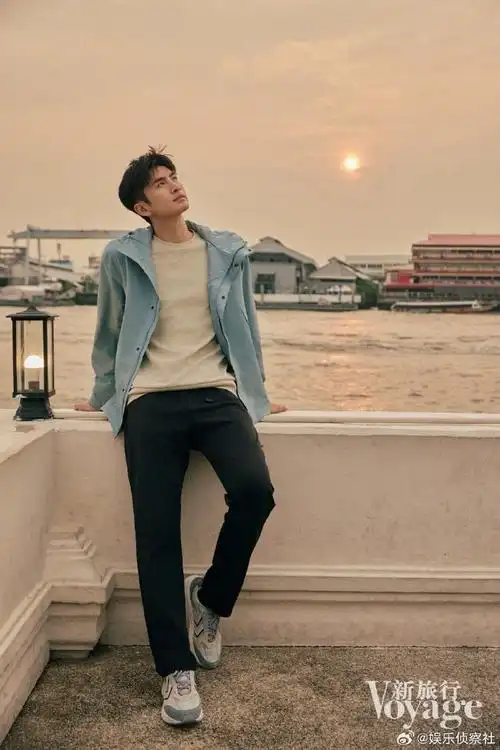 每一身穿搭都各有特色,张云龙的身材比例太好啦!