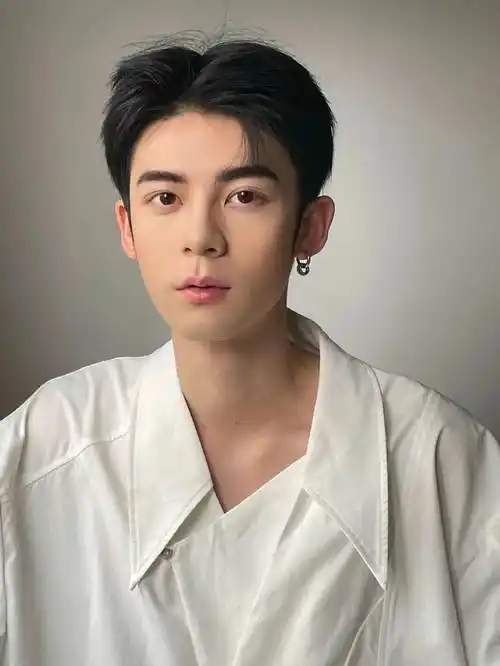 男生留四六分发型不帅都难