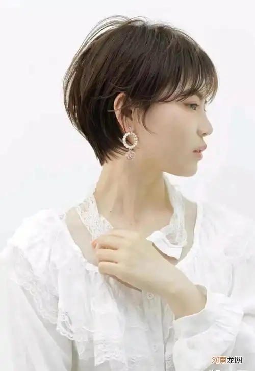 15款最火短发送给大家 今年流行短发发型