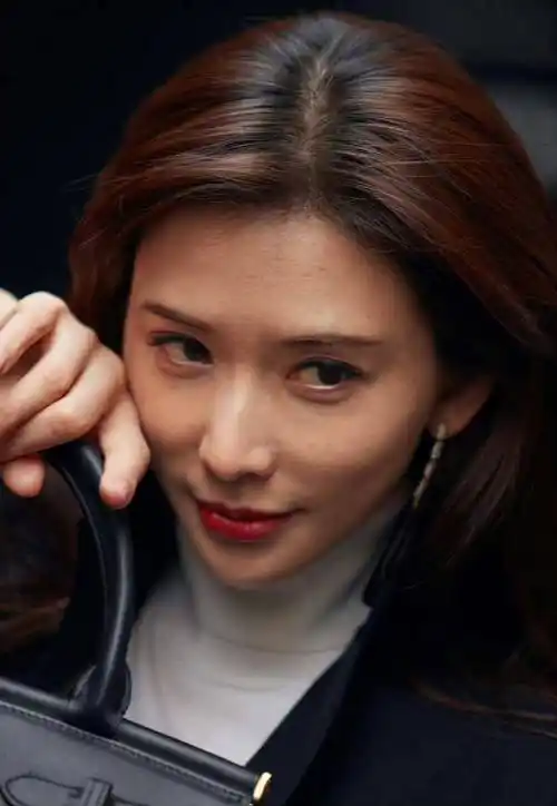 林志玲未修图未美颜的生图曝光,网友直言:这皮肤也太差了!