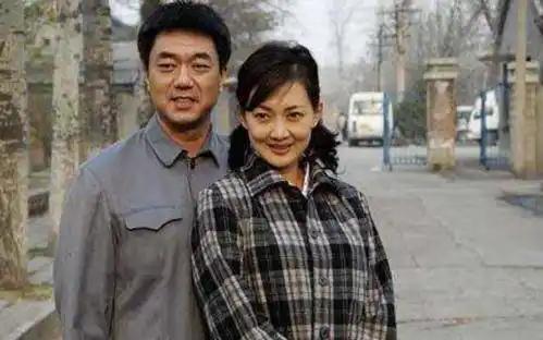 牛莉和老公刘亚东结婚25年,依旧相爱如初_男人_丈夫_孩子