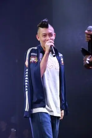 图陈冠希帅吗争议大纪录片披露生活细节