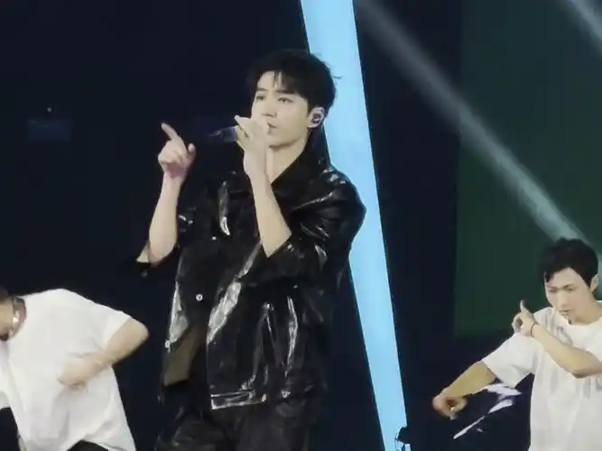 【王俊凯】【英雄联盟】成为英雄直拍,是你的蓝海演唱会