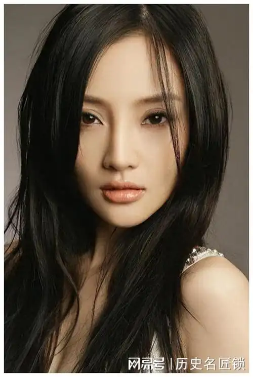 走过巅峰辉煌,莲花深处:探寻李小璐抗争网络暴力之路.|甜馨|娱乐圈_网