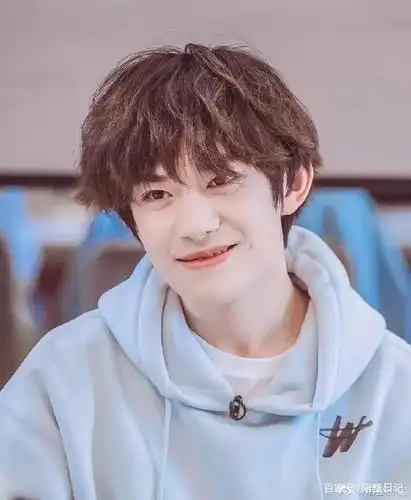 「在线看脸」品一品这些堪称一绝的酒窝!易烊千玺