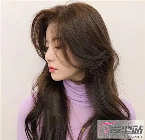 慵懒轻熟女中长发 微卷烫发性感妩媚_发型站_最新流行发型设计发型