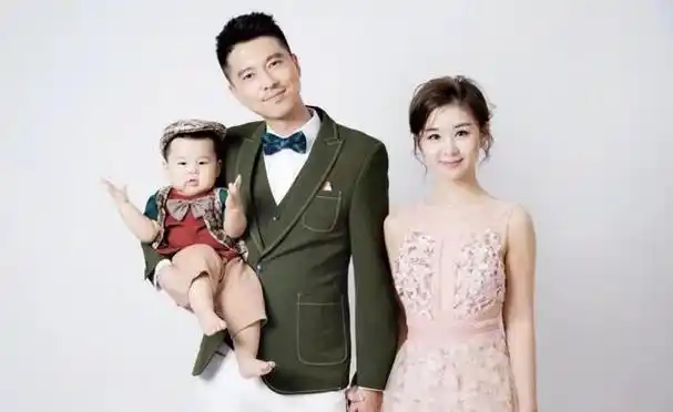 演员李小萌36岁生二胎与王雷恩爱16年零绯闻