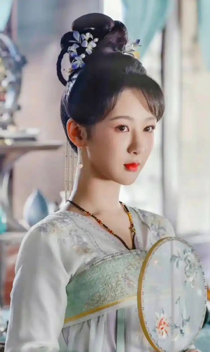 杨紫《长相思》大女主照,一起看超级可爱的玫小六 #小夭杨紫站内角色