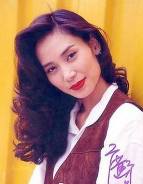 邝美云拒当赌王姨太和豪门少奶奶最穷港姐逆袭成豪门