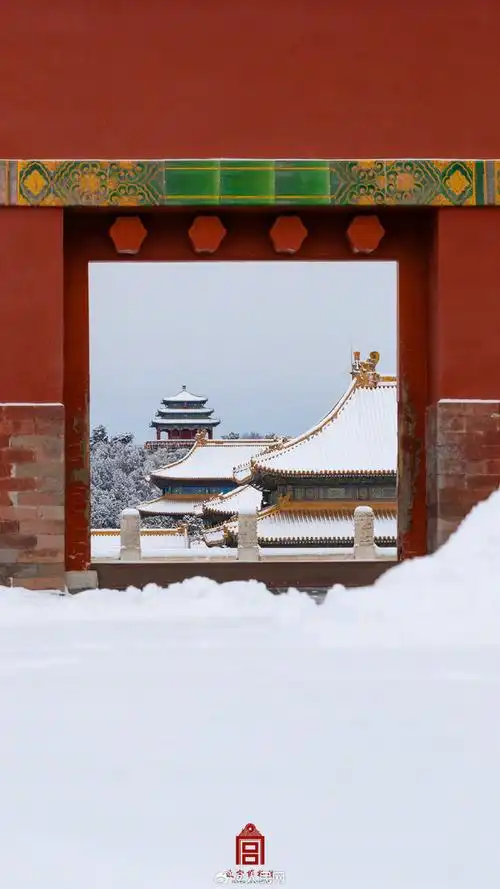 龙年故宫雪景壁纸上新##故宫红墙与皑皑白雪适配度拉满
