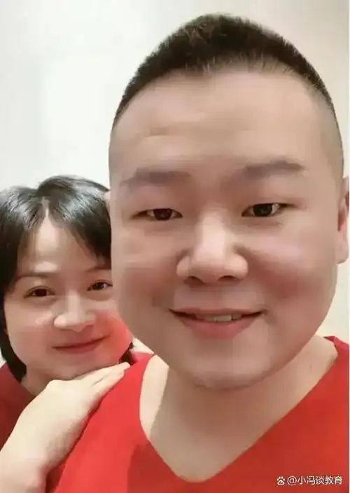 岳云鹏爆火后想给5个姐姐一人买一套房,他媳妇听后笑着说了句话