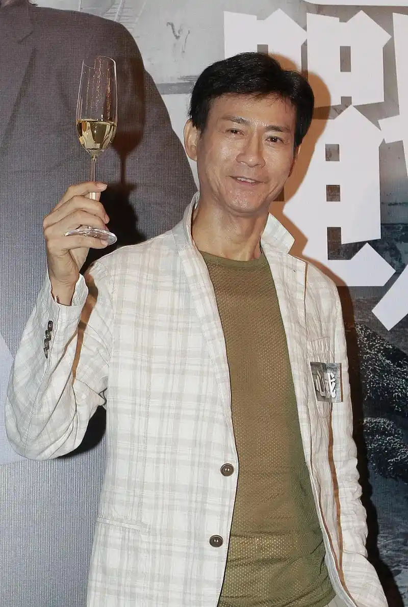 刚从海外社交媒体上看到一则令人震惊的消息,著名香港演员郑少秋的长