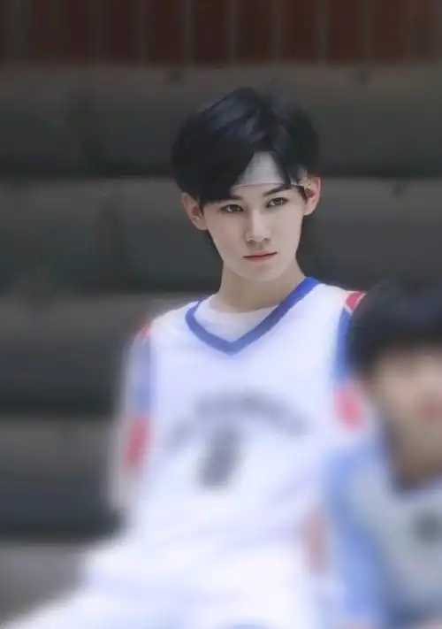 时代少年团张真源amp你终究是一个人的狂欢