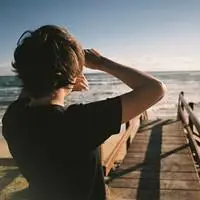 唯美男生森系背影头像