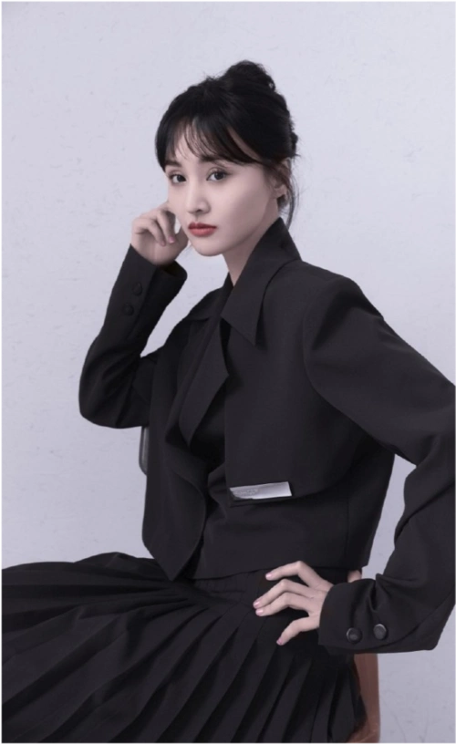 郑爽谴责装修公司"骗局",公司却一边利用郑爽搞噱头一边背后吐槽郑爽