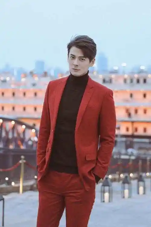 中国身高最高的10位男明星排行,这十位明星平均身高超过190cm