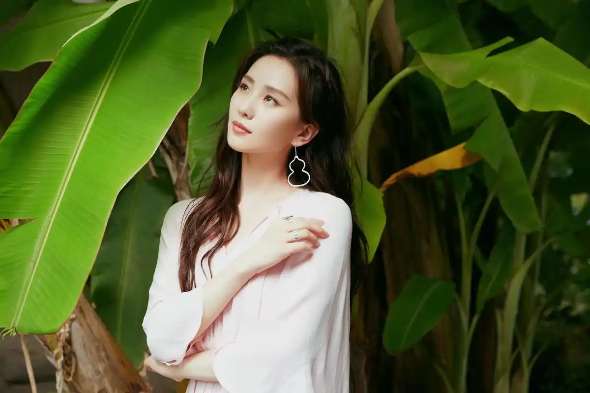 60m上传时间:2021-05-26壁纸标签:4k壁纸封面图刘诗诗壁纸于2021-05