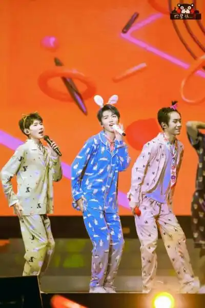 tfboys三小只橙海不会暗,我啵不会散