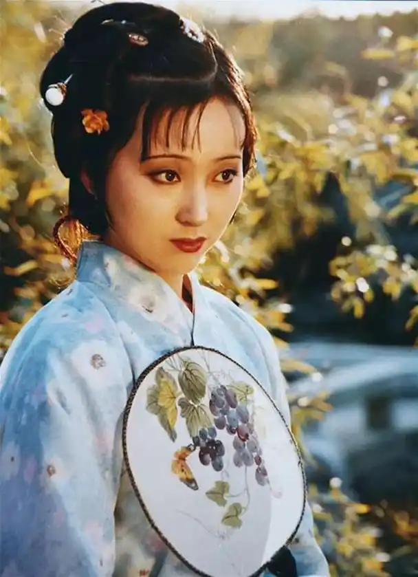 87版《红楼梦》"林黛玉"陈晓旭经典剧照