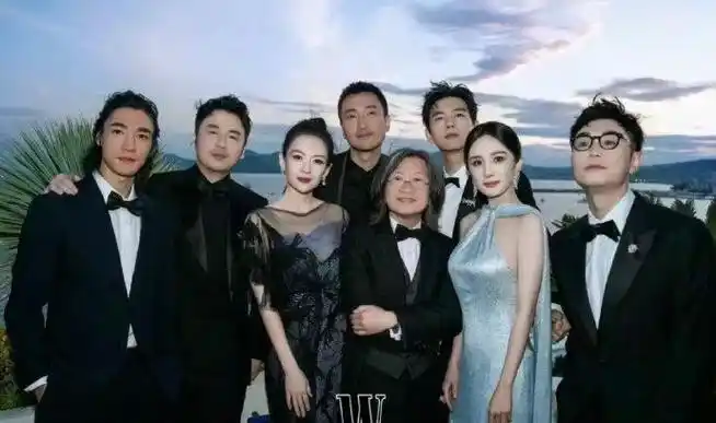 前两张还在感叹章子怡的顶级骨相,第三张对比之下巩俐真的太震撼了!