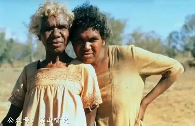 这样的相貌特征,可以称作澳洲新棕种人.