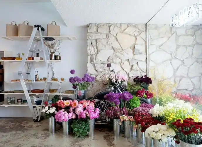 小型花店室内装修效果图