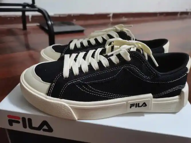 双十二买的斐乐帆布鞋