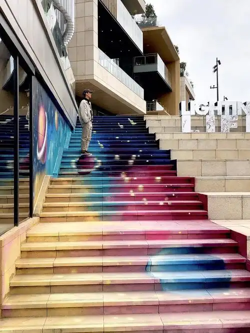 东莞滨湖万科里—楼梯涂鸦墙绘