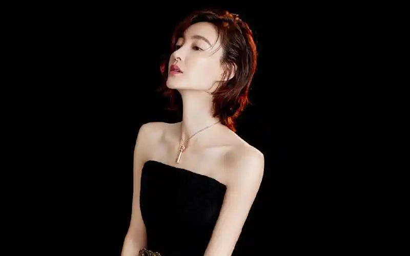 娱乐点评:肖战,杨幂,关晓彤,王丽坤,任嘉伦,陈晓