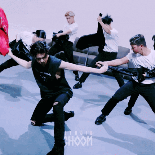 七月artist崔然竣的舞蹈视频公布怎么会…这么有才气呢