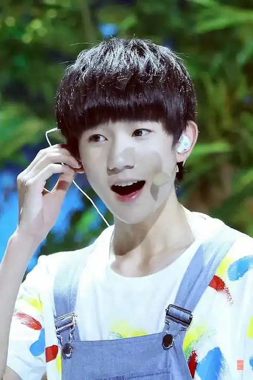 与王源十年璀璨共往