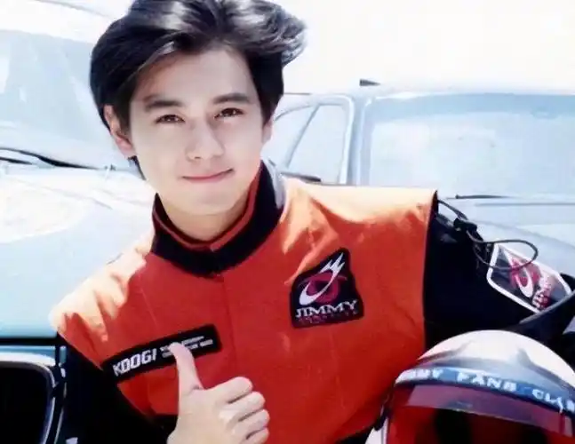 看林志颖年轻时的照片,去穿透漫长的时光与曾经的少年相遇|十七岁的